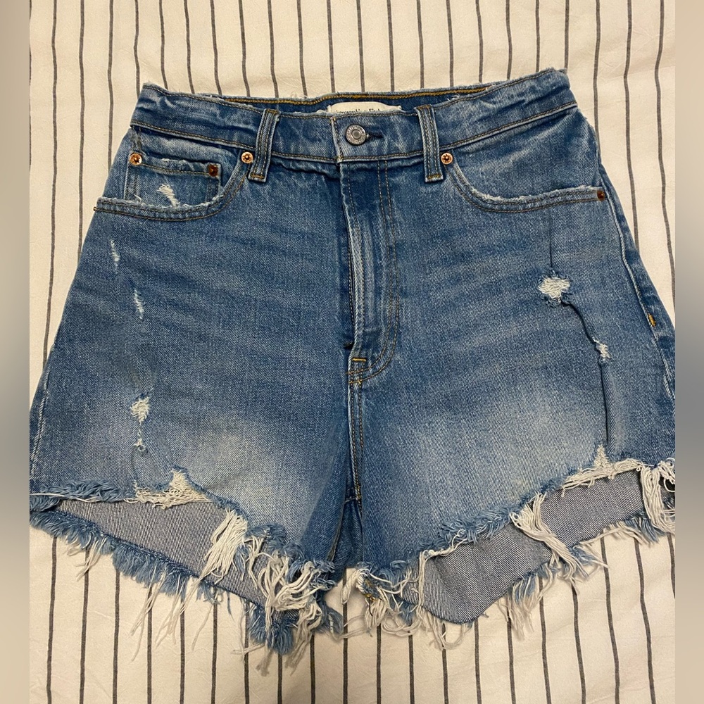 Abercrombie & Fitch - 4” high rise mom short - Curve Love 28/6